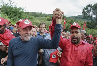 Lula e um dos coordenadores nacionais do MST, João Paulo Rodrigues. Foto: Ricardo Stuckert