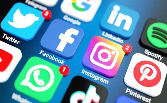 Câmara da Austrália aprova projeto que proíbe redes sociais para jovens