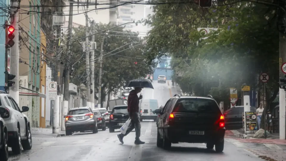 Previsão do tempo: Alertas de chuvas intensas em diversas regiões do país