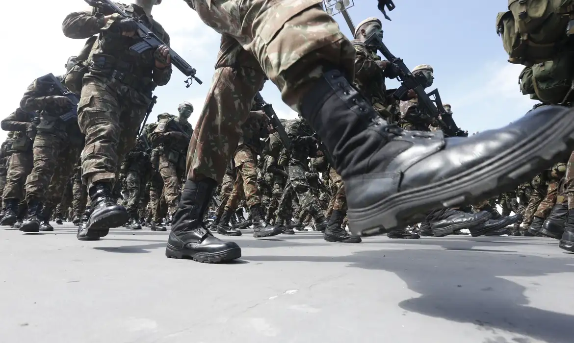 militares, corte de gastos