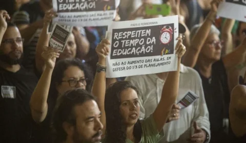 ‘Paes está atacando qualidade do ensino na rede municipal’, diz representante dos educadores do RJ