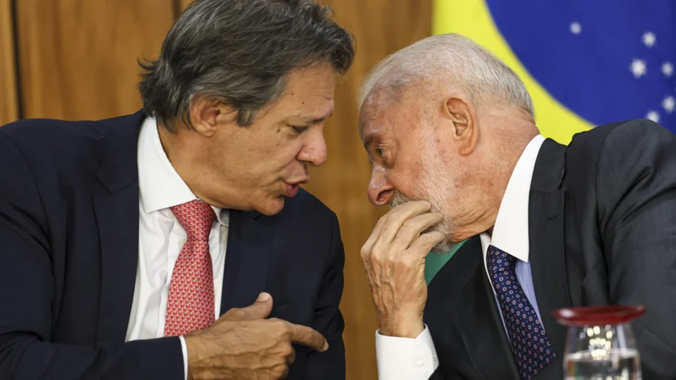 Brasil deve adotar ‘reciprocidade’ contra tarifas de Trump; UE promete medidas ‘firmes’