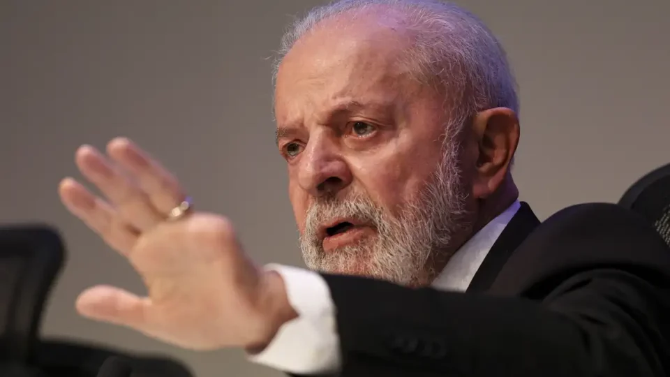 Lula quer programa para construção de banheiros e avisa: ‘Isso não é gasto, é decência’