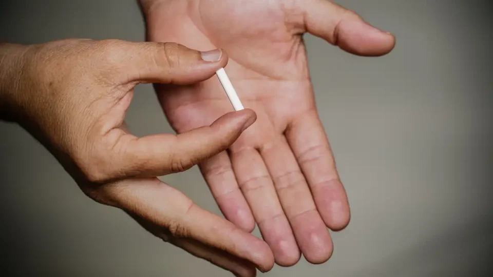 Anvisa estabelece novas regras para manipulação de implantes hormonais