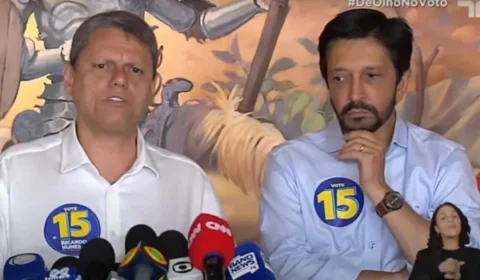 Defesa de Tarcísio no TRE omite PCC da frase sobre Boulos; acesso a documentos é negado
