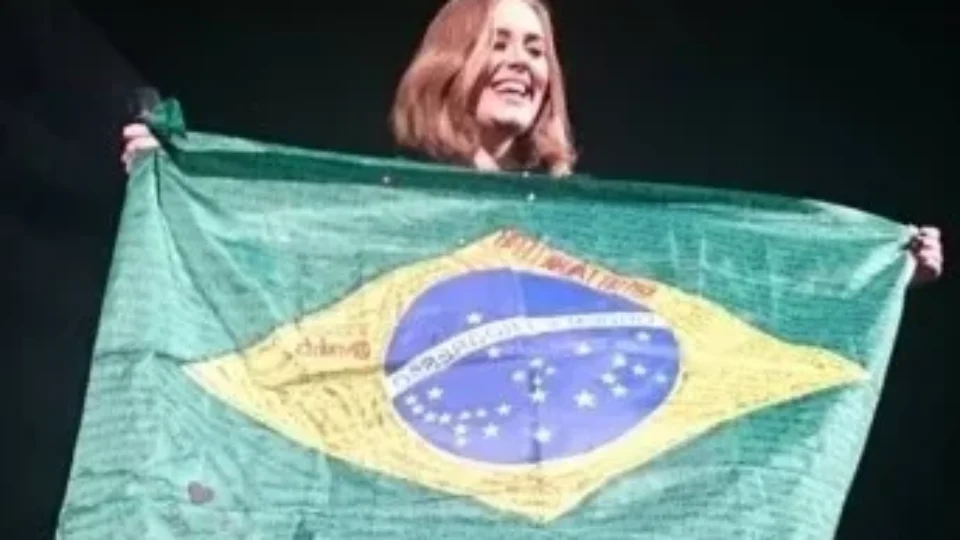 Adele tem reprodução de música proibida pela Justiça ao plagiar Martinho da Vila