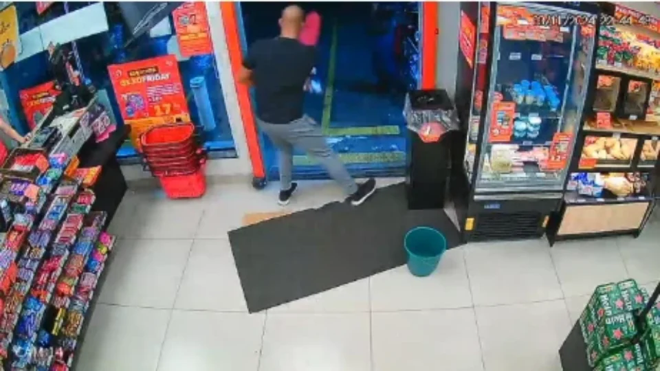 PM atirou pelas costas em sobrinho de rapper, ex-Facção Central, no OXXO