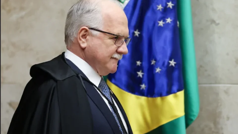 Fachin assume STF com defesa de autocontenção e tenta baixar tensão política