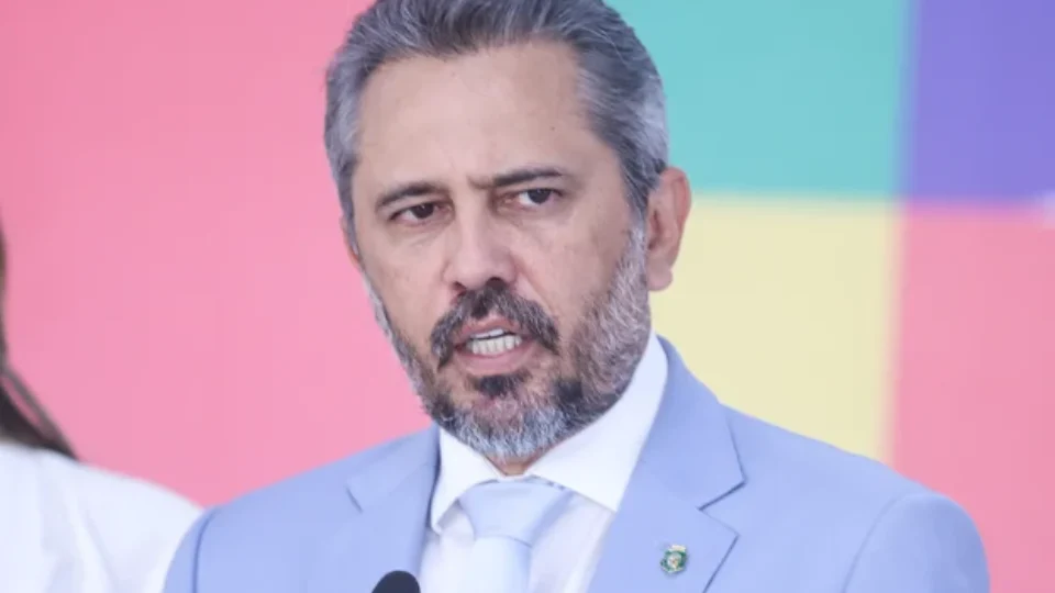 Cinco anos após proibir, governador do Ceará libera drones na aplicação de agrotóxicos