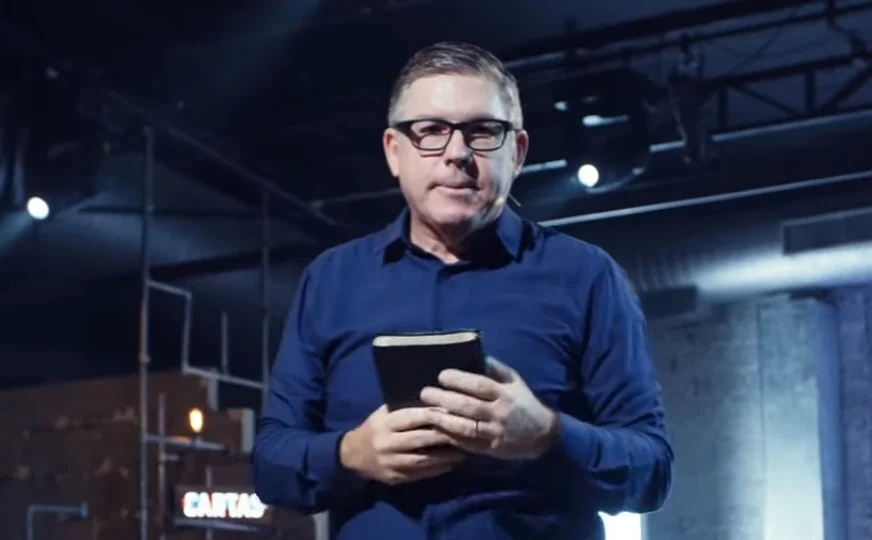 Pastor e teólogo Ed Rene Kivitz pastoreia em igreja. Imagem: Reprodução.