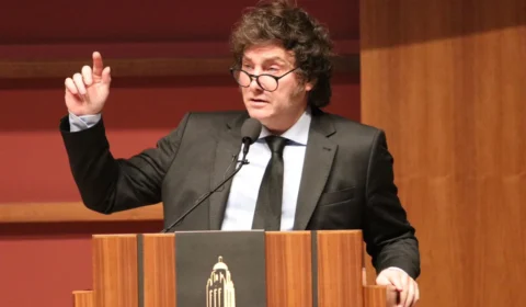 Senado argentino derruba veto e impõe derrota histórica a Milei