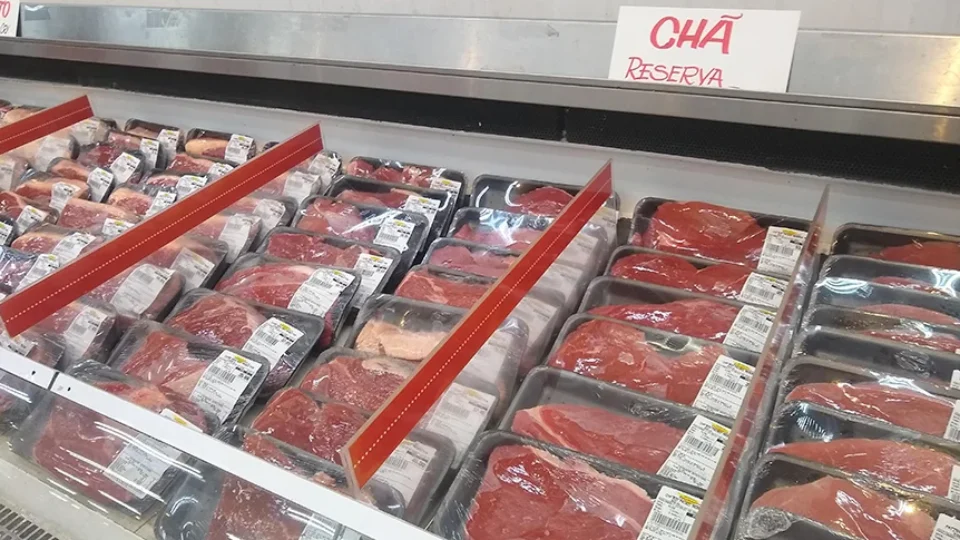 À espera do tarifaço: exportações de carne para os EUA já caem 80%