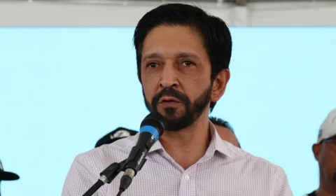 ‘Larga de ser babaca’, diz Nunes a manifestante em protesto contra derrubada de árvores