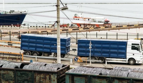 Exportações brasileiras encolhem com tarifaço, mas Ásia e Europa ajudam reação