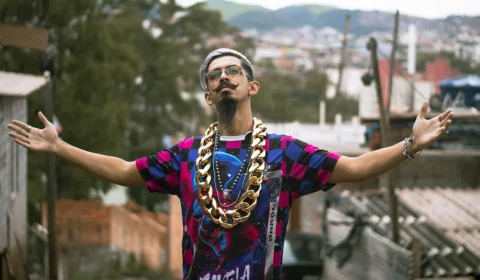Influencer que usa conceitos acadêmicos para exaltar funk recebe ameaças de grupo neonazista