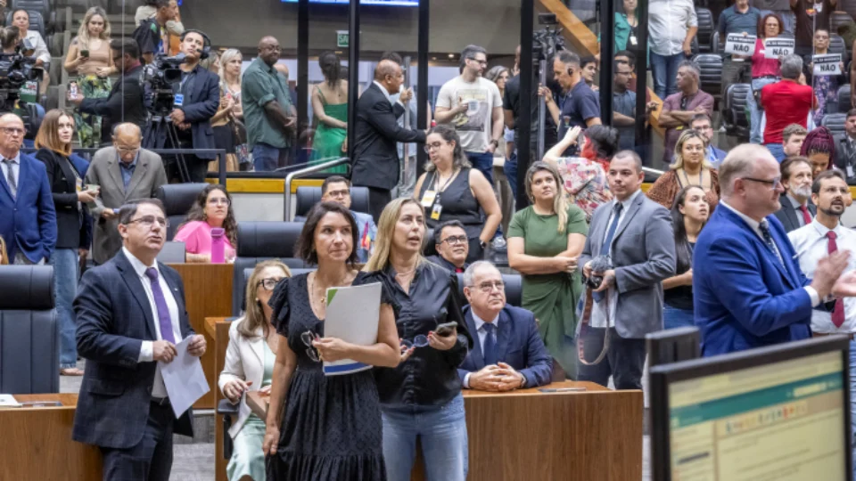Vereadores de Porto Alegre aprovam projeto de ‘escola sem partido’