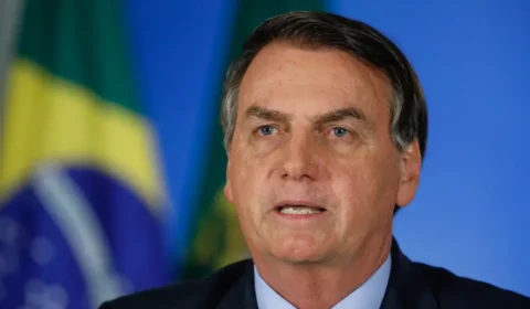 Admissão após indiciamento prejudica defesa de Bolsonaro em trama golpista