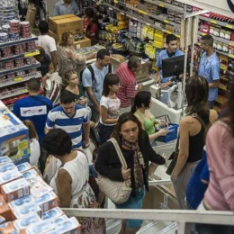 Vendas no varejo crescem 0,1% de abril para maio, diz IBGE