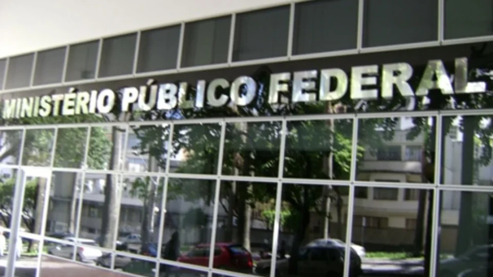 Juízes e procuradores flexibilizam férias para terem seis meses de folga por ano