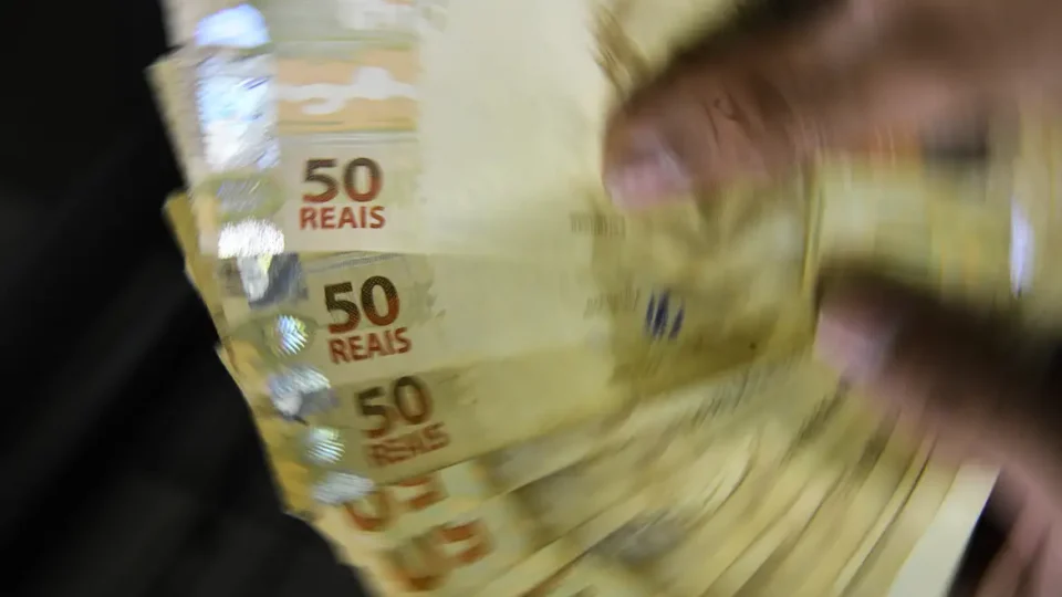 Dívida pública federal recua 0,87% e fecha em R$ 7,25 trilhões em janeiro