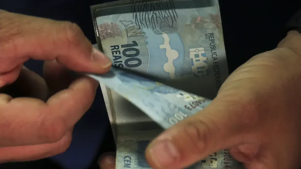 A direita e o mercado: mentira, desumanização e lucro