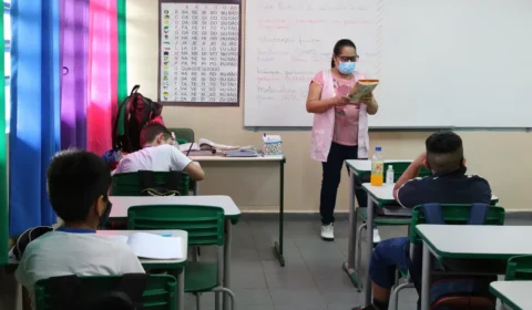 Cinco anos após pandemia fechar escolas, prejuízos ainda são sentidos pelos alunos