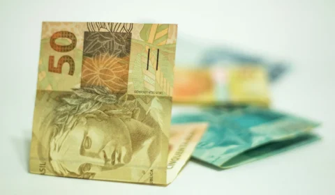 Dieese: Salário mínimo de R$ 1.621 vai injetar R$ 81,7 bi na economia em 2026