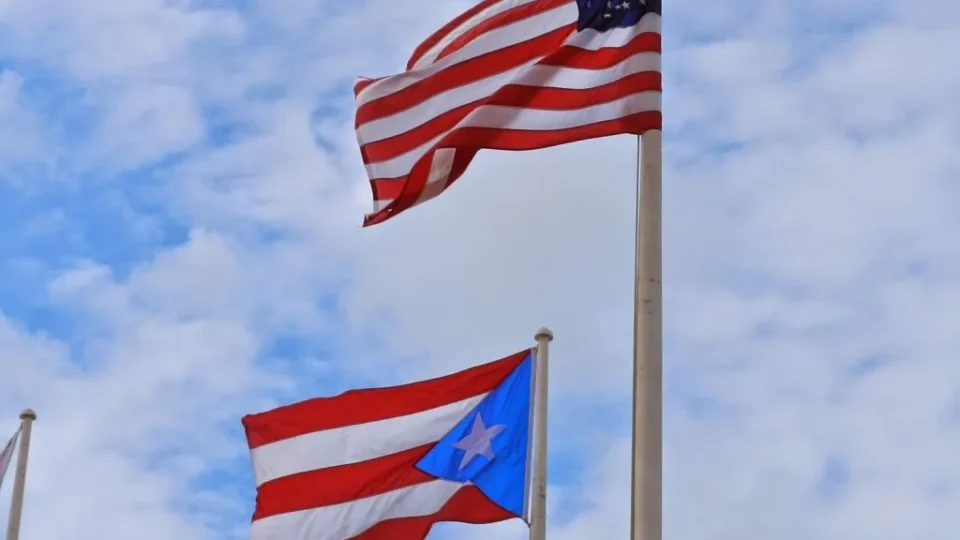 Imigração dos EUA detém por engano cidadãos americanos que falavam espanhol