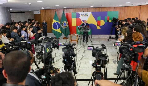 Se taxar produtos brasileiros, haverá reciprocidade do Brasil, diz Lula sobre Trump