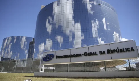 Grupo trans aciona MPF após Meta permitir associar LGBT com doença