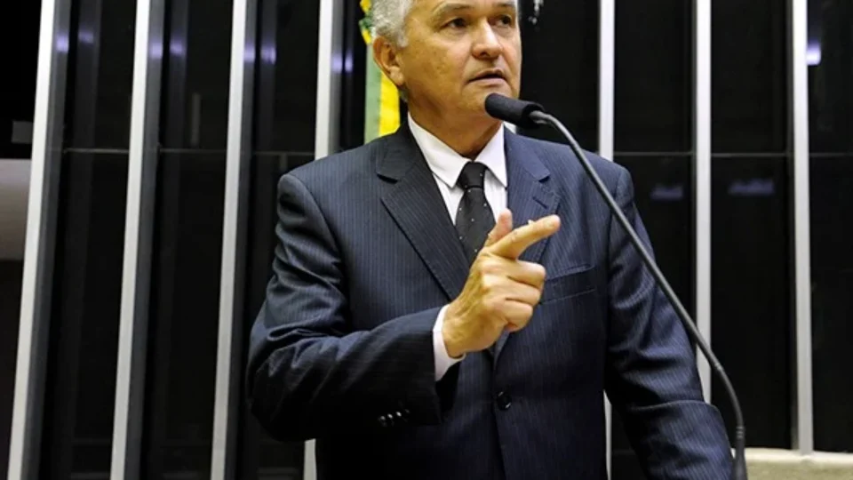 Justiça condena deputado do PL a pagar R$ 2 milhões por incentivo a atos golpistas