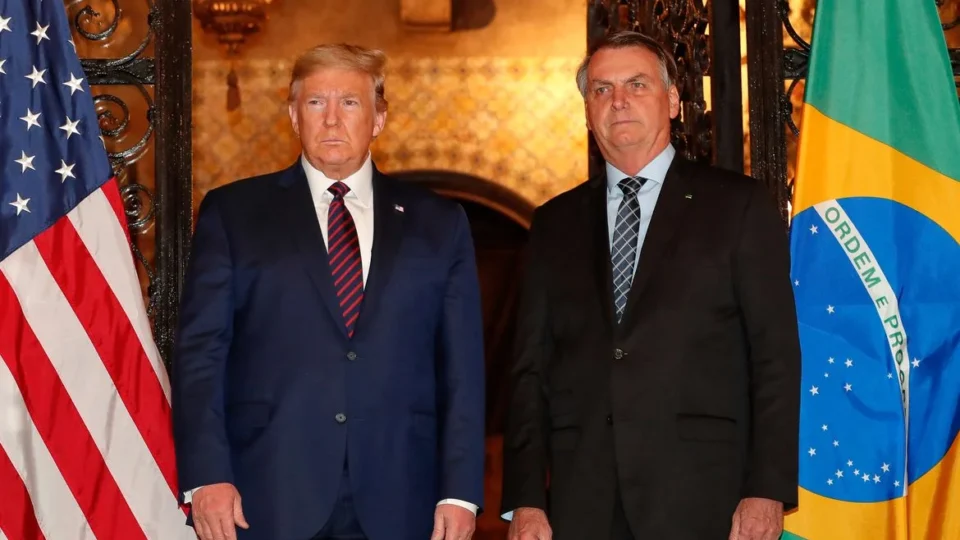 Bolsonaro diz esperar que Trump ajude a reverter sua inelegibilidade