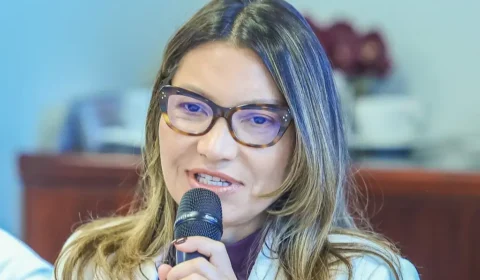 Janja fala em ódio que continua estimulando falas fascistas em ato sobre 8 de janeiro
