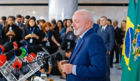 Lula diz que quem quiser derrotar governo precisa aprender a fazer disputa ‘na rua’