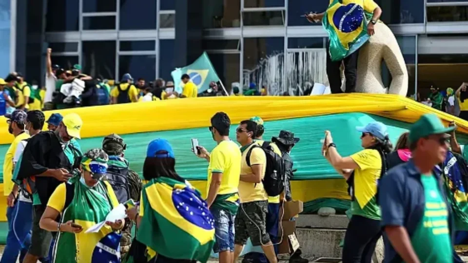 Abin identifica três atos em defesa dos presos por tentativa de golpe em 8/1
