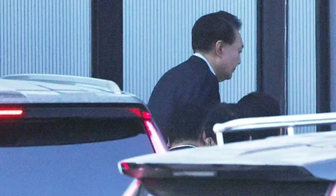 Presidente afastado da Coreia do Sul Yoon Suk Yeol é preso em Seul