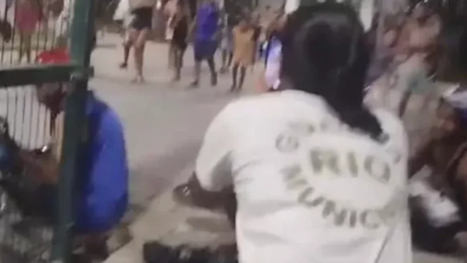 Veja vídeo: crianças precisam se esconder de tiroteio em parque da Zona Oeste