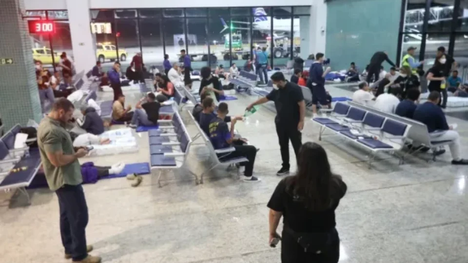 FAB vai transportar os 88 deportados dos EUA de Manaus para Belo Horizonte
