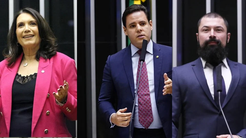 DCM: Deputados usaram dinheiro público para ir à festa de Trump, com direito a spa