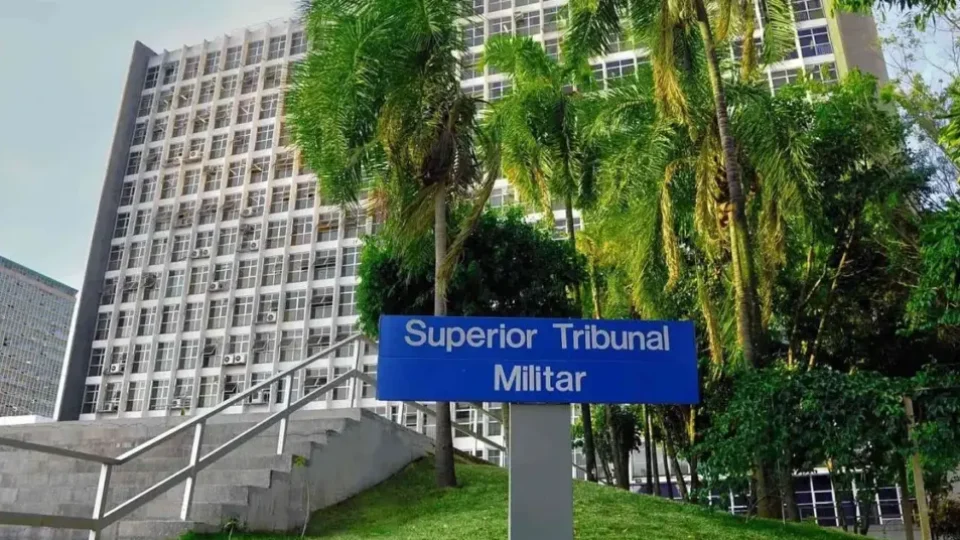 Ministros do STM recebem mais de R$ 300 mil em penduricalhos