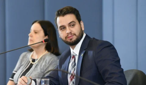 Moraes autoriza que Filipe Martins assista a julgamento no STF