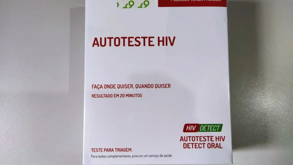 Embalagem de autoteste de HIV fica mais discreta para incentivar uso
