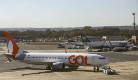 Gol e Azul assinam memorando para criar maior empresa aérea do país