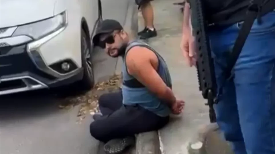 Homem é preso com 180 mil cartões clonados e suspeito de ensinar golpes