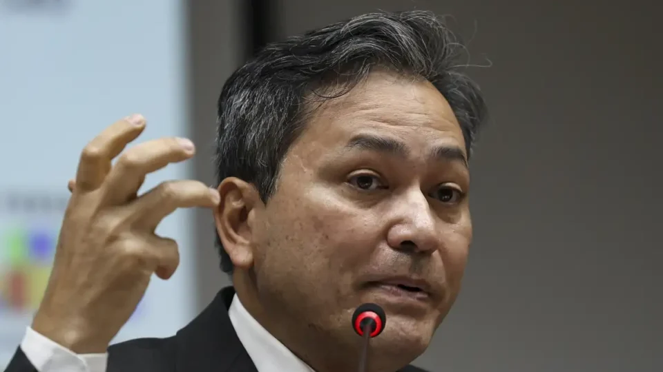 Nova fiscalização de Pix reduz chance de malha fina, diz Receita