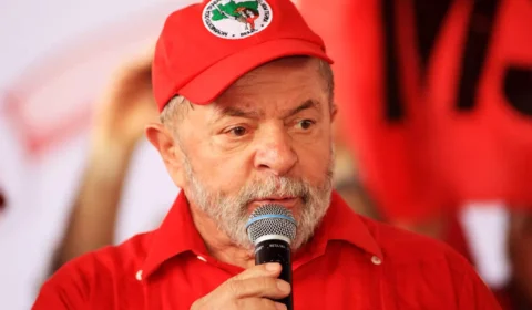 Lula liga para líder do MST e presta solidariedade após ataque a assentamento em SP