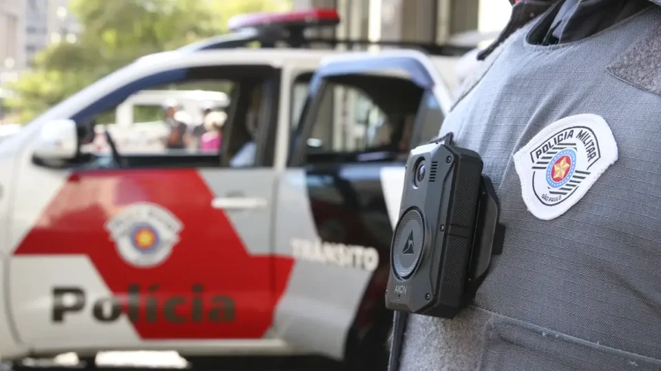 Policiais militares acusados de executar morador de rua responderão por homicídio qualificado