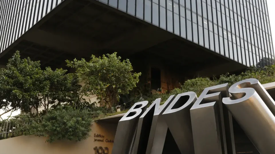 BNDES divulga resultado final de concurso; salário inicial é de R$ 21,8 mil