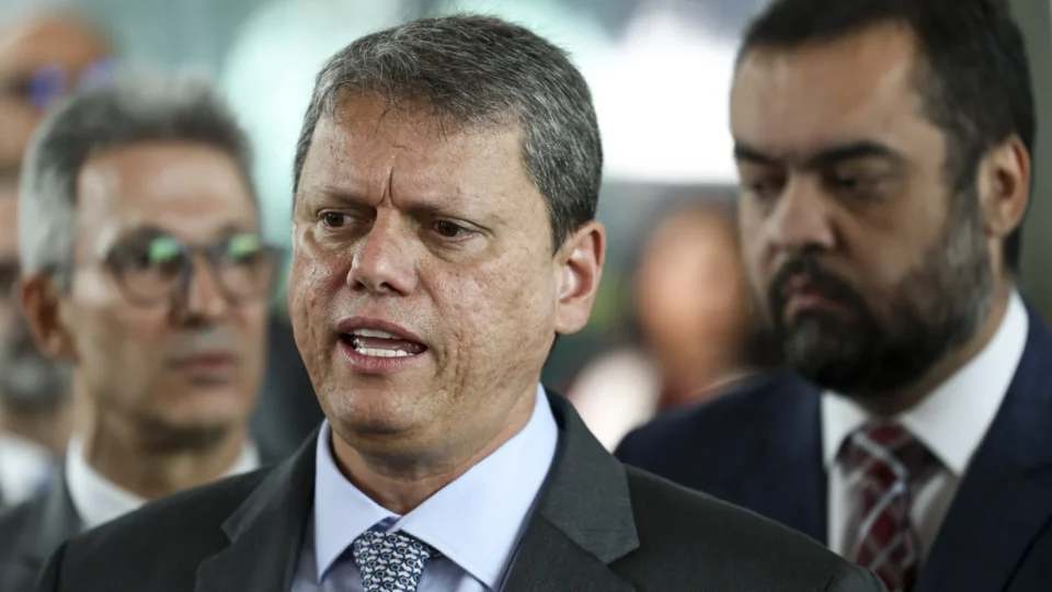 Governadores reagem a vetos de Lula à renegociação da dívida dos estados