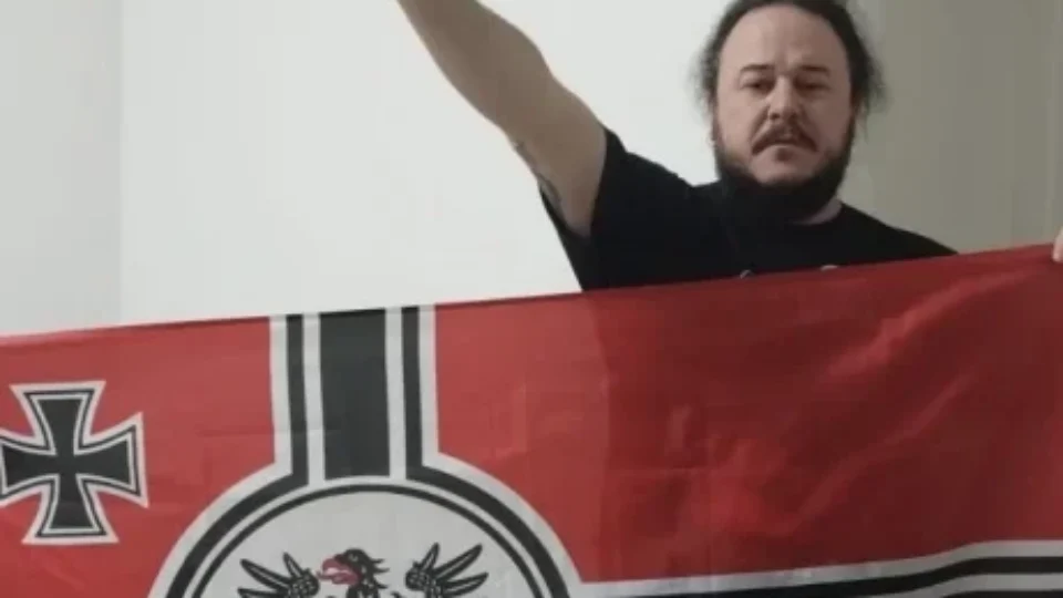 Servidor da Embrapa repete Musk e faz saudação nazista